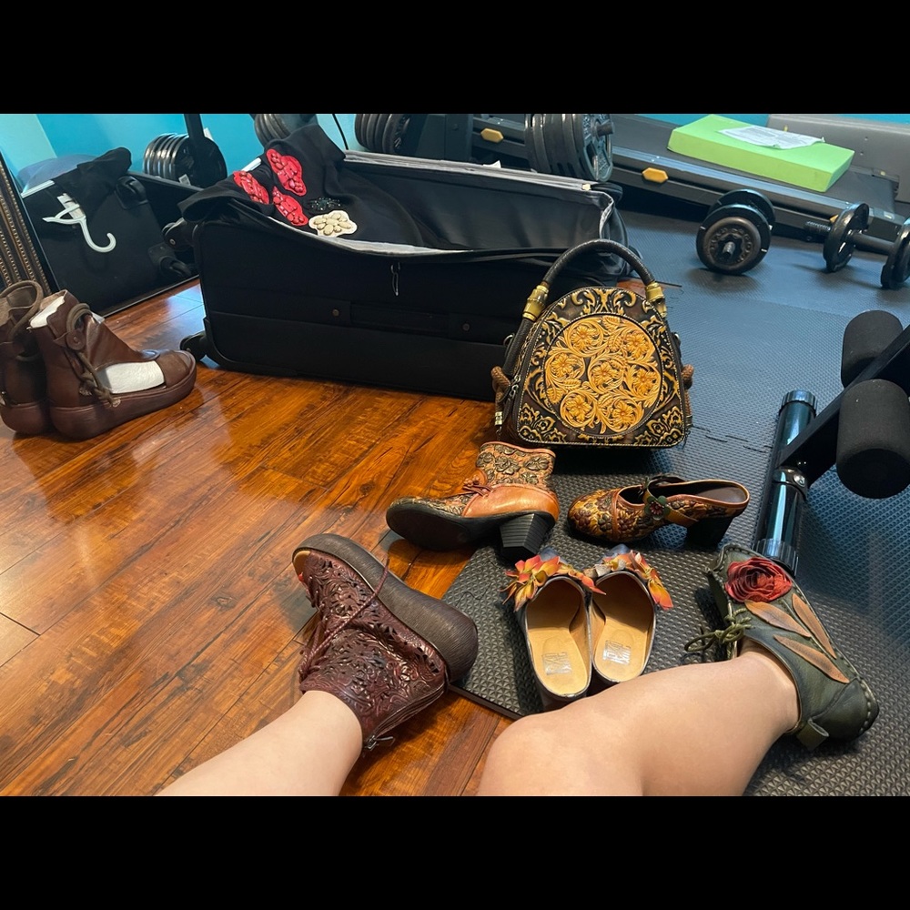 shoes - Picture 3 of 3